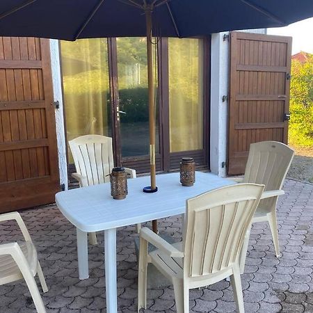 Au Calme Avec Vue Magnifique A Saint Maximin Apartment Exterior photo