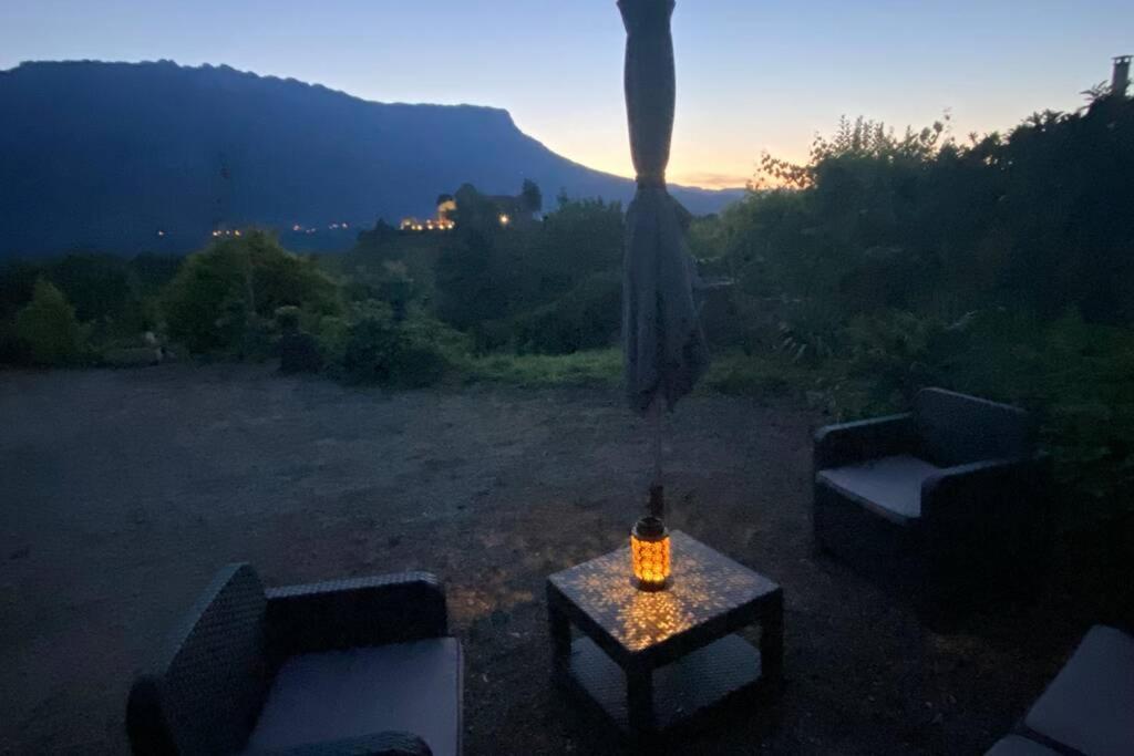 Au Calme Avec Vue Magnifique A Saint Maximin Apartment Exterior photo